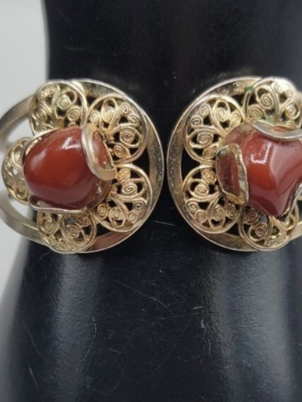 Juliana D&E Carnelian Cabochon Filigree Gold Tone Clamper Cuff Bracelet Vintage